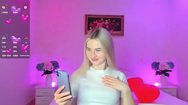 Snapshot of AnnaCarrera chatting on February 14, 2025, 9:10 pm AnnaCarrera online show from February 14, 2025, 9:10 pm