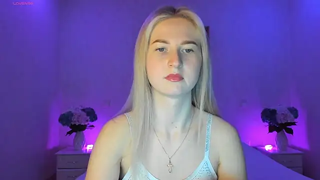 Snapshot of AnnaCarrera chatting on March 11, 2025, 10:09 pm AnnaCarrera online show from March 11, 2025, 10:09 pm