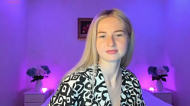 Snapshot of AnnaCarrera chatting on March 16, 2025, 11:04 pm AnnaCarrera online show from March 16, 2025, 11:04 pm