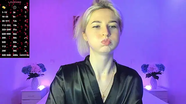 Snapshot of AnnaCarrera chatting on February 17, 2025, 9:32 pm AnnaCarrera online show from February 17, 2025, 9:32 pm