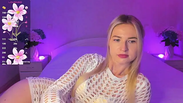 Snapshot of AnnaCarrera chatting on September 21, 2025, 9:20 pm AnnaCarrera online show from September 21, 2025, 9:20 pm