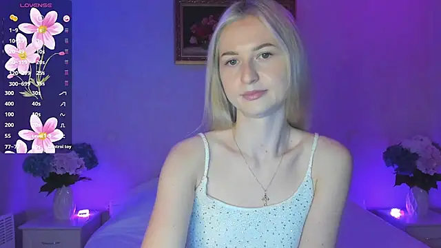 Snapshot of AnnaCarrera chatting on October 16, 2025, 6:27 pm AnnaCarrera online show from October 16, 2025, 6:27 pm