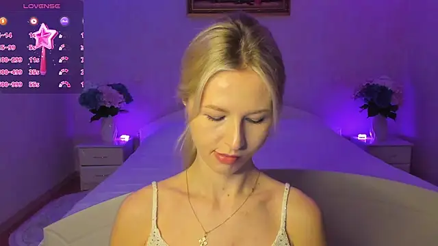 AnnaCarrera online show from November 21, 2025, 6:18 pm