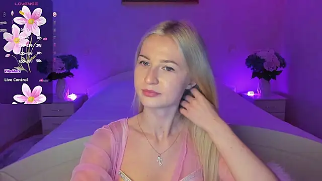 Snapshot of AnnaCarrera chatting on October 24, 2025, 9:14 pm AnnaCarrera online show from October 24, 2025, 9:14 pm