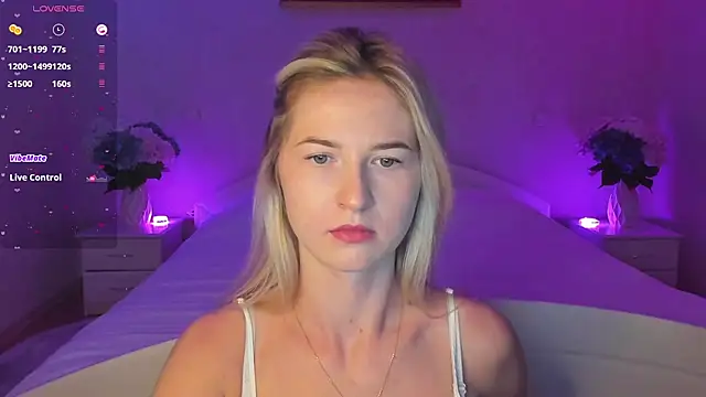 Snapshot of AnnaCarrera chatting on September 8, 2025, 6:18 pm AnnaCarrera online show from September 8, 2025, 6:18 pm