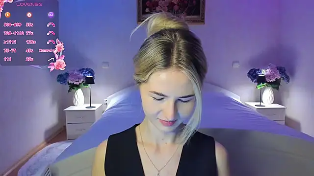 AnnaCarrera online show from April 16, 2026, 9:39 pm