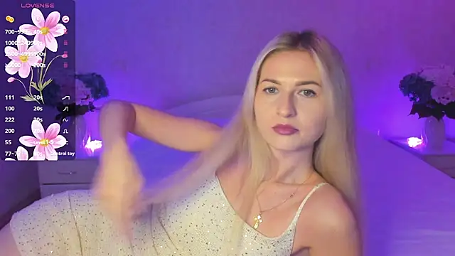 Snapshot of AnnaCarrera chatting on September 28, 2025, 7:21 pm AnnaCarrera online show from September 28, 2025, 7:21 pm