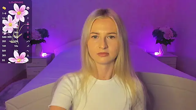 Snapshot of AnnaCarrera chatting on October 20, 2025, 7:03 pm AnnaCarrera online show from October 20, 2025, 7:03 pm