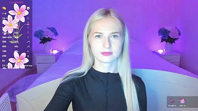 Snapshot of AnnaCarrera chatting on October 14, 2025, 9:04 pm AnnaCarrera online show from October 14, 2025, 9:04 pm