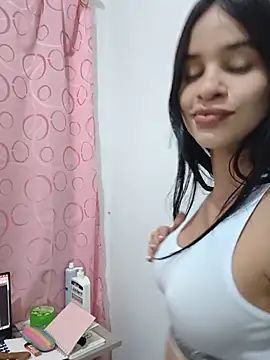 Snapshot of secretgreisy_ chatting on June 11, 2026, 5:04 am secretgreisy online show from June 11, 2026, 5:04 am