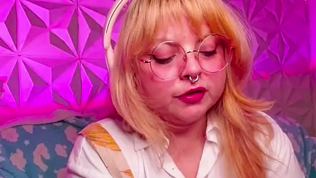 Snapshot of Satyn_doll chatting on October 15, 2025, 12:09 am Satyn doll online show from October 15, 2025, 12:09 am