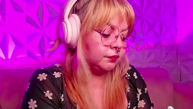 Snapshot of Satyn_doll chatting on October 4, 2025, 11:17 pm Satyn doll online show from October 4, 2025, 11:17 pm