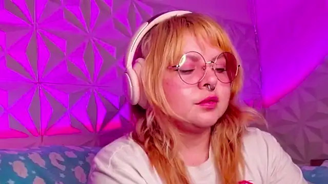 Snapshot of Satyn_doll chatting on October 8, 2025, 11:38 pm Satyn doll online show from October 8, 2025, 11:38 pm