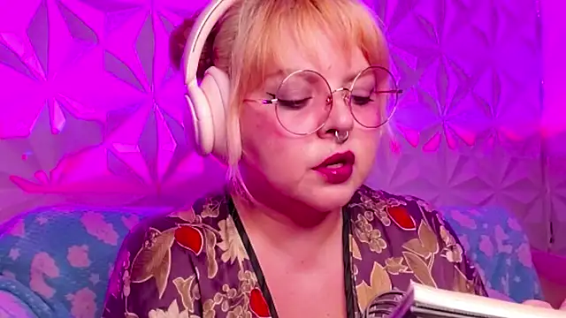 Snapshot of Satyn_doll chatting on September 29, 2025, 12:39 am Satyn doll online show from September 29, 2025, 12:39 am