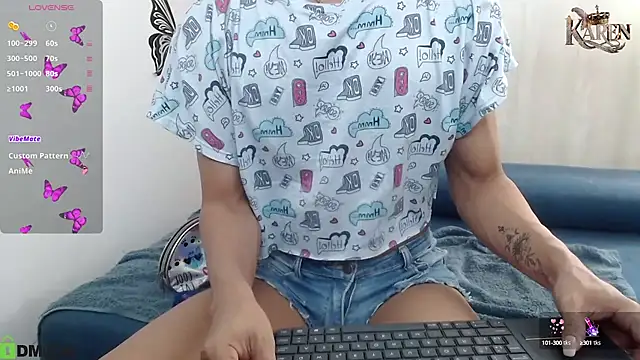 Snapshot of karen_sofia_ chatting on October 17, 2025, 8:10 pm karen sofia  online show from October 17, 2025, 8:10 pm