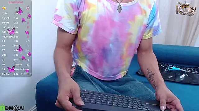 Snapshot of karen_sofia_ chatting on October 7, 2025, 8:43 pm karen sofia  online show from October 7, 2025, 8:43 pm