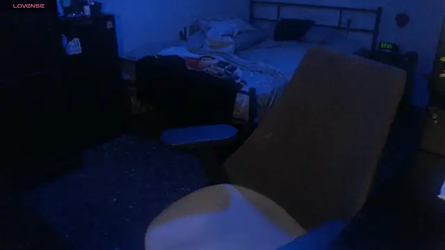 Snapshot of SexxxyLouis chatting on October 29, 2025, 9:03 pm SexxxyLouis online show from October 29, 2025, 9:03 pm