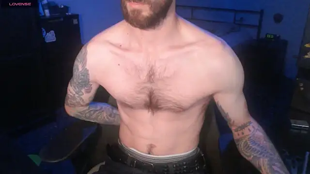 Snapshot of SexxxyLouis chatting on October 6, 2025, 8:37 am SexxxyLouis online show from October 6, 2025, 8:37 am