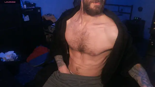 Snapshot of SexxxyLouis chatting on September 30, 2025, 8:20 am SexxxyLouis online show from September 30, 2025, 8:20 am