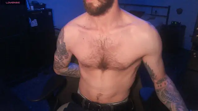 Snapshot of SexxxyLouis chatting on October 1, 2025, 8:35 pm SexxxyLouis online show from October 1, 2025, 8:35 pm