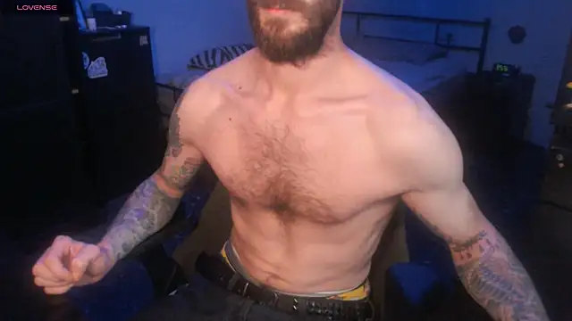 Snapshot of SexxxyLouis chatting on September 28, 2025, 10:33 am SexxxyLouis online show from September 28, 2025, 10:33 am