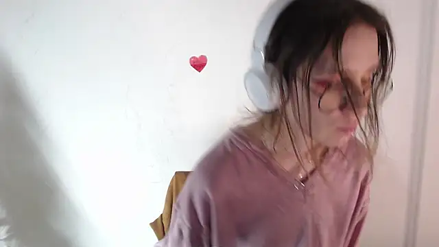  Hanna Moon  online show from March 2, 2026, 10:11 am