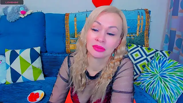 EllenMoore online show from December 17, 2024, 5:40 am