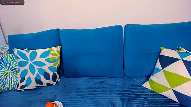 EllenMoore online show from November 17, 2025, 3:10 am