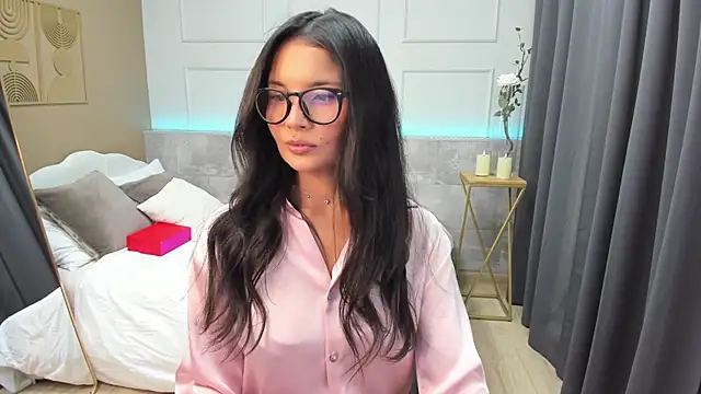 ErikaSoft online show from November 12, 2025, 5:22 am