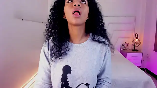 Snapshot of Ellie_Alves chatting on February 25, 2025, 12:27 pm Ellie Alves online show from February 25, 2025, 12:27 pm