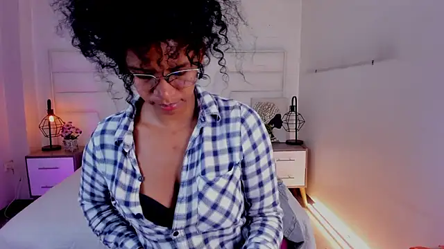 Snapshot of Ellie_Alves chatting on March 7, 2025, 12:34 pm Ellie Alves online show from March 7, 2025, 12:34 pm