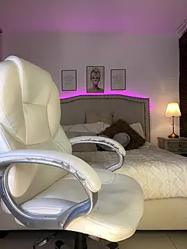 milly cruz online show from March 3, 2026, 12:28 am