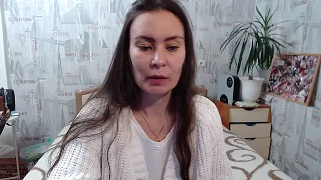 Snapshot of GinaQSoul chatting on October 13, 2025, 8:05 am GinaQSoul online show from October 13, 2025, 8:05 am