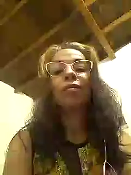 Snapshot of mari657 chatting on March 5, 2025, 2:03 am mari657 online show from March 5, 2025, 2:03 am