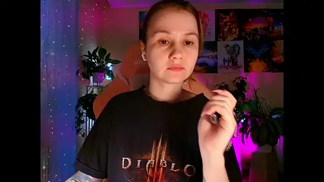 Snapshot of GoodWitch_ chatting on December 18, 2025, 7:24 am GoodWitch online show from December 18, 2025, 7:24 am