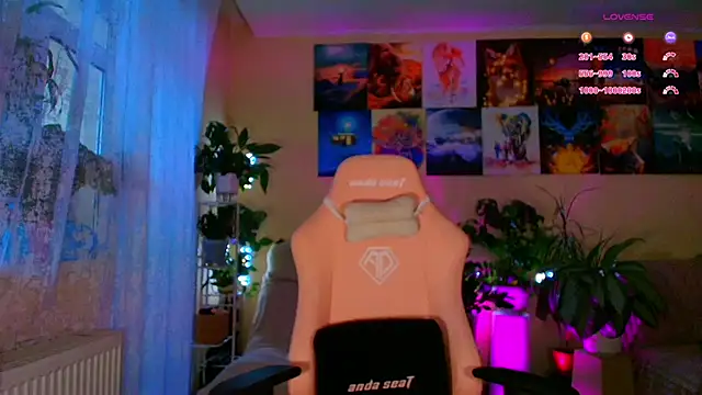 Snapshot of GoodWitch_ chatting on February 5, 2026, 7:48 am GoodWitch online show from February 5, 2026, 7:48 am