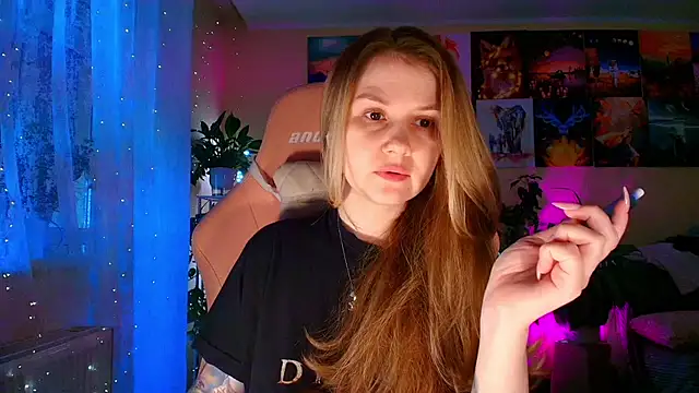 Snapshot of GoodWitch_ chatting on December 16, 2025, 7:34 am GoodWitch online show from December 16, 2025, 7:34 am