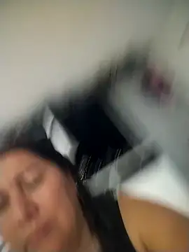 Brenda Berck  online show from April 3, 2026, 2:18 am