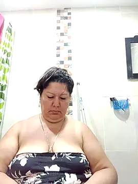 Brenda Berck  online show from December 3, 2025, 12:48 pm