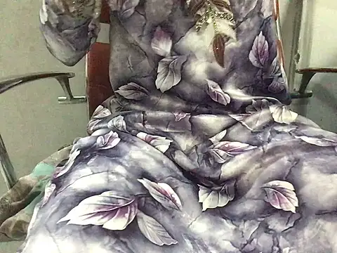 Snapshot of Glenm20 chatting on February 24, 2025, 4:15 pm Glenm20 online show from February 24, 2025, 4:15 pm