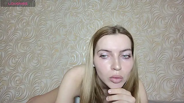 JuiliOnesunray online show from February 8, 2025, 3:52 am