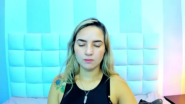 Snapshot of teresasroom_ chatting on October 2, 2025, 1:47 pm teresasroom online show from October 2, 2025, 1:47 pm