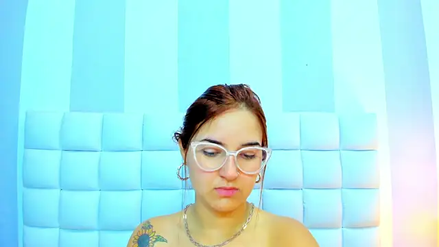 teresasroom  online show from December 5, 2025, 5:11 pm