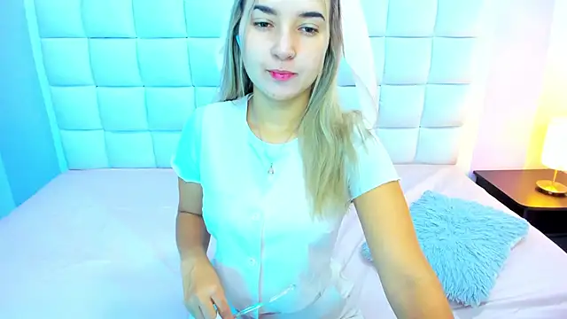 Snapshot of teresasroom_ chatting on September 27, 2025, 12:00 pm teresasroom online show from September 27, 2025, 12:00 pm