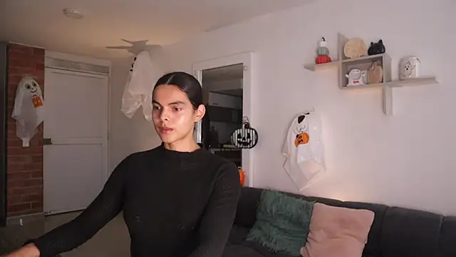 Snapshot of _Vahos_ chatting on October 27, 2025, 7:04 pm  Vahos  online show from October 27, 2025, 7:04 pm