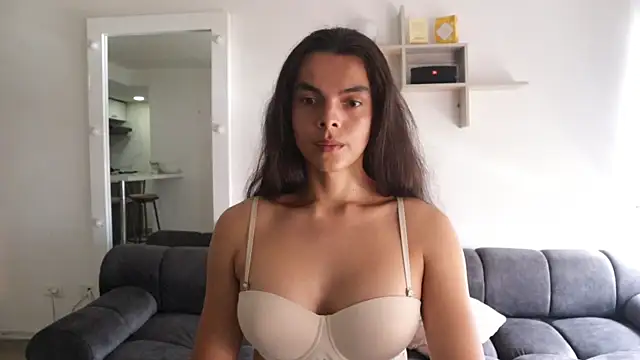 Snapshot of _Vahos_ chatting on September 17, 2025, 5:04 pm  Vahos  online show from September 17, 2025, 5:04 pm