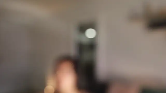 Snapshot of _Vahos_ chatting on October 16, 2025, 5:10 pm  Vahos  online show from October 16, 2025, 5:10 pm