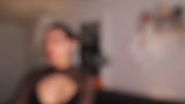 Snapshot of _Vahos_ chatting on October 31, 2025, 5:31 pm  Vahos  online show from October 31, 2025, 5:31 pm