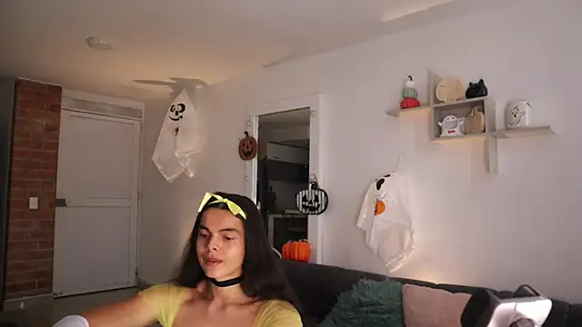 Snapshot of _Vahos_ chatting on October 26, 2025, 4:51 pm  Vahos  online show from October 26, 2025, 4:51 pm