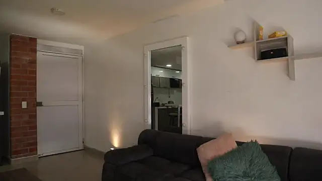 Snapshot of _Vahos_ chatting on October 3, 2025, 5:14 pm  Vahos  online show from October 3, 2025, 5:14 pm